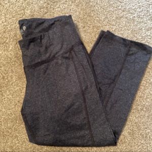 Grey cropped legging